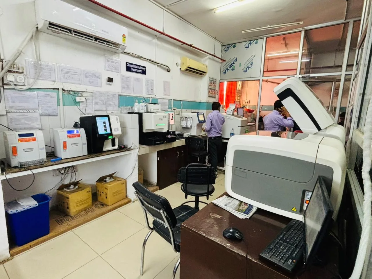 Laboratory analysers